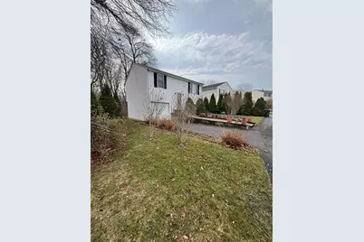 107 Apple Creek Ln, Fall River, MA 02720 - Photo 2