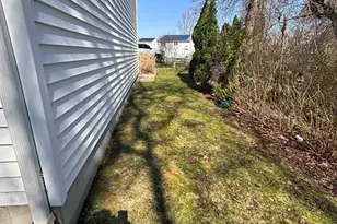 107 Apple Creek Ln, Fall River, MA 02720 - Photo 16