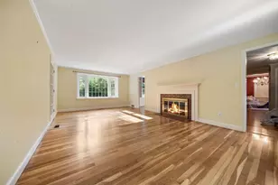 131 Montvale Rd, Weston, MA 02493 - Photo 4