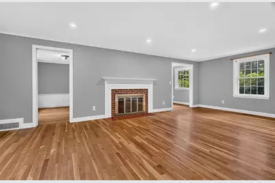 131 Montvale Rd, Weston, MA 02493 - Photo 6
