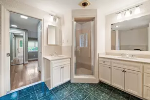 131 Montvale Rd, Weston, MA 02493 - Photo 16