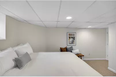 128 Rowe St, Melrose, MA 02176 - Photo 32