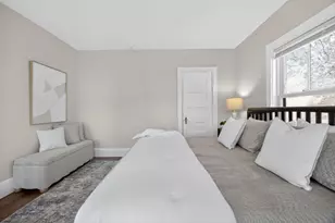 128 Rowe St, Melrose, MA 02176 - Photo 20