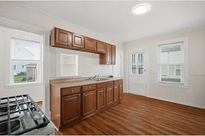 39 Baldwin St, West Springfield, MA 01089 - Photo 6