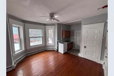 495 Appleton St #2L, Holyoke, MA 01040 - Photo 2