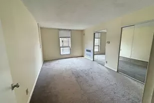 33 Pond Ave, Brookline, MA 02445 - Photo 4