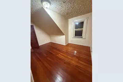 31 Sidney St #4, New Bedford, MA 02740 - Photo 2