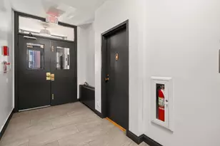 17 Bowdoin St, Boston, MA 02114 - Photo 10