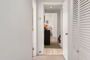 17 Bowdoin St, Boston, MA 02114 - Photo 14