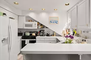 17 Bowdoin St, Boston, MA 02114 - Photo 2