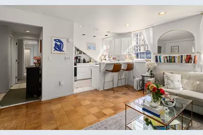 17 Bowdoin St #5BC, Boston, MA 02114 - Photo 4