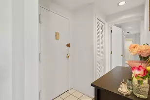 17 Bowdoin St, Boston, MA 02114 - Photo 16