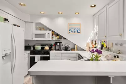 17 Bowdoin St #5BC, Boston, MA 02114 - Photo 6