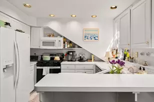 17 Bowdoin St, Boston, MA 02114 - Photo 6