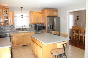 2026 Parker St, Springfield, MA 01128 - Photo 6