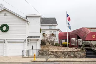 11 Linden St, Reading, MA 01867 - Photo 2