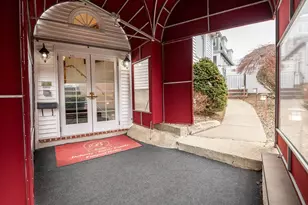 11 Linden St, Reading, MA 01867 - Photo 4
