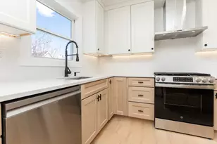 26 Central Ave, Malden, MA 02148 - Photo 4