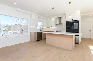 26 Central Ave, Malden, MA 02148 - Photo 4