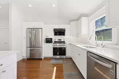 405 Main Street, Lynnfield, MA 01940 - Photo 10