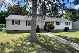 12 Saran Ave, Bedford, MA 01730 - Photo 2