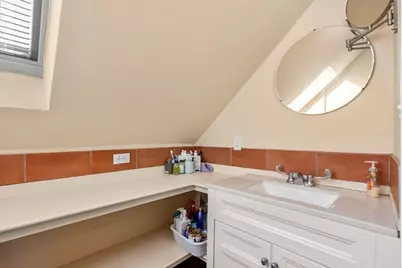 8 Franklin St, Somerville, MA 02145 - Photo 32