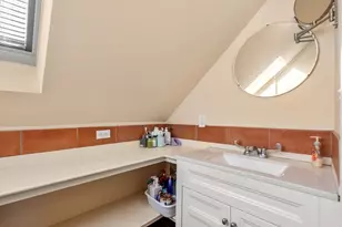 8 Franklin St, Somerville, MA 02145 - Photo 32