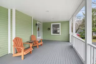 17 Garfield St, Marblehead, MA 01945 - Photo 2