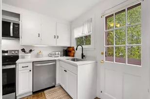 2 Girdler Rd, Marblehead, MA 01945 - Photo 8