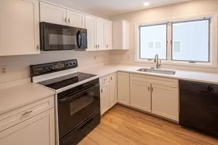 509 Fairway Village, Northampton, MA 01053 - Photo 6