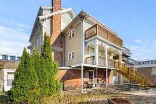 126 Pleasant St, Marblehead, MA 01945 - Photo 16