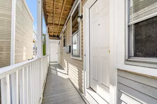 126 Pleasant St, Marblehead, MA 01945 - Photo 4