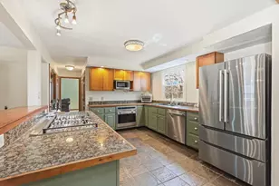 21 Meadowwood Dr, Deerfield, MA 01373 - Photo 10