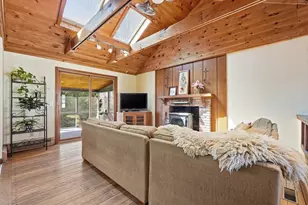 21 Meadowwood Dr, Deerfield, MA 01373 - Photo 6