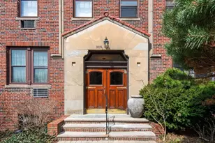 325 Tappan St, Brookline, MA 02445 - Photo 24