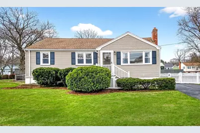 13 Carson Rd, Woburn, MA 01801 - Photo 2