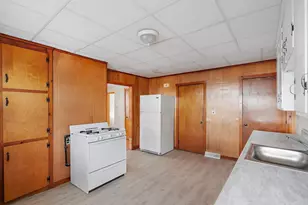 4 Sutherland St, Lowell, MA 01850 - Photo 10