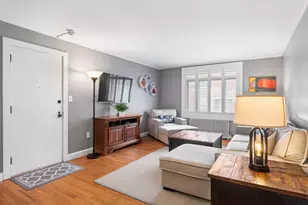 20 Ashland St, Worcester, MA 01609 - Photo 2