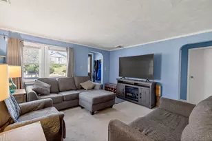 105 Connolly Rd, Avon, MA 02322 - Photo 4