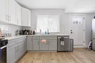 61 Shepton St, Boston, MA 02124 - Photo 8