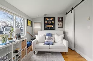 695 E 8th St, Boston, MA 02127 - Photo 16