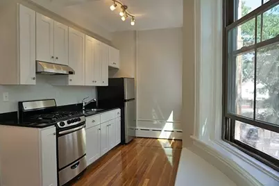 102 Willow St #02, Cambridge, MA 02141 - Photo 4