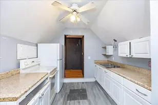 10 Green St, Leominster, MA 01453 - Photo 18