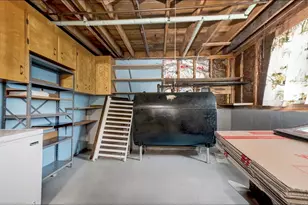 325 Thatcher St, Brockton, MA 02302 - Photo 24