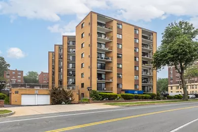 295 Lynn Shore Dr #702, Lynn, MA 01902 - Photo 2