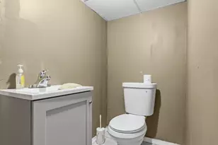 31 Sachem St, Fall River, MA 02724 - Photo 26