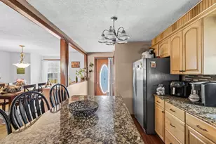 31 Sachem St, Fall River, MA 02724 - Photo 12