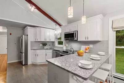 35-35B Beachview Ave, Malden, MA 02148 - Photo 6