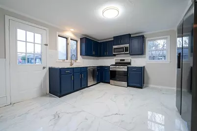 1138 Sassaquin Ave, New Bedford, MA 02745 - Photo 12