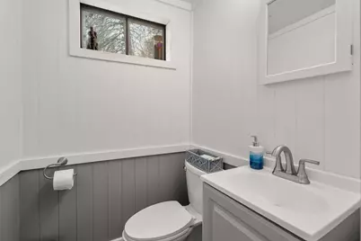 34 Locust St, Burlington, MA 01803 - Photo 18